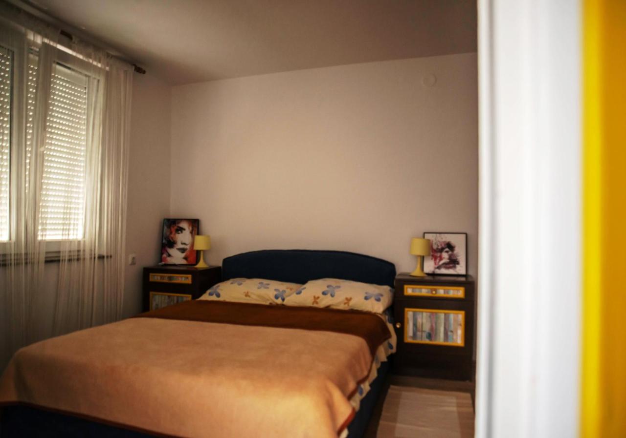 Appartement Urban Oaza à Pula Extérieur photo